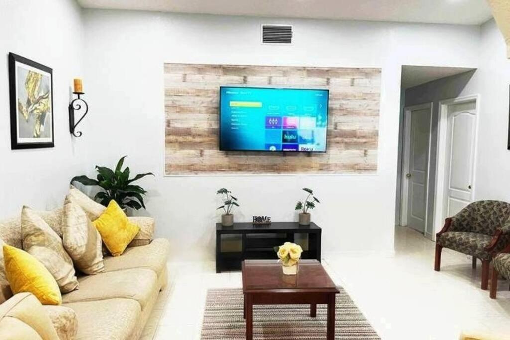 Вилла Amazing & Cozy Duplex Near Zoo Miami ! Экстерьер фото