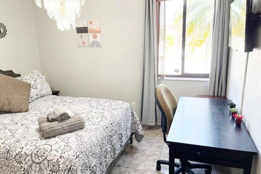 Вилла Amazing & Cozy Duplex Near Zoo Miami ! Экстерьер фото