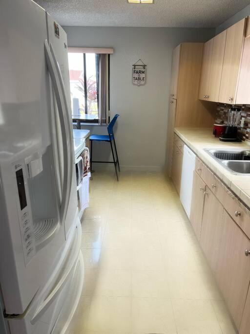 Вилла Amazing & Cozy Duplex Near Zoo Miami ! Экстерьер фото