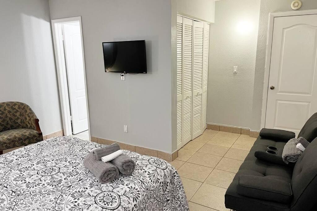Вилла Amazing & Cozy Duplex Near Zoo Miami ! Экстерьер фото
