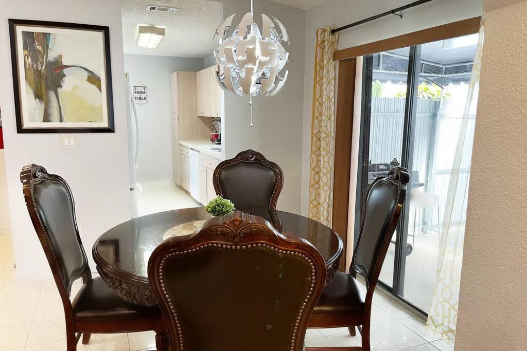 Вилла Amazing & Cozy Duplex Near Zoo Miami ! Экстерьер фото